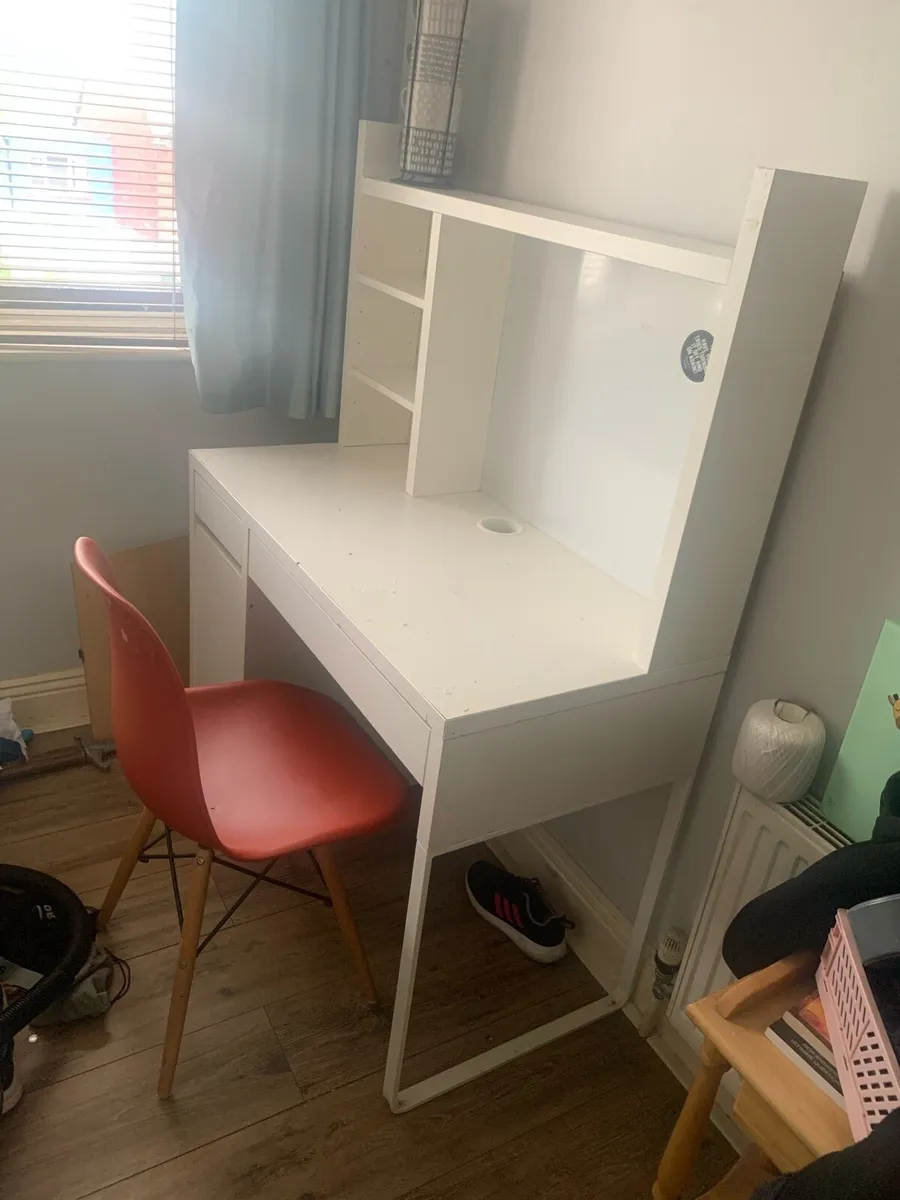 White desk with storage - Image 1