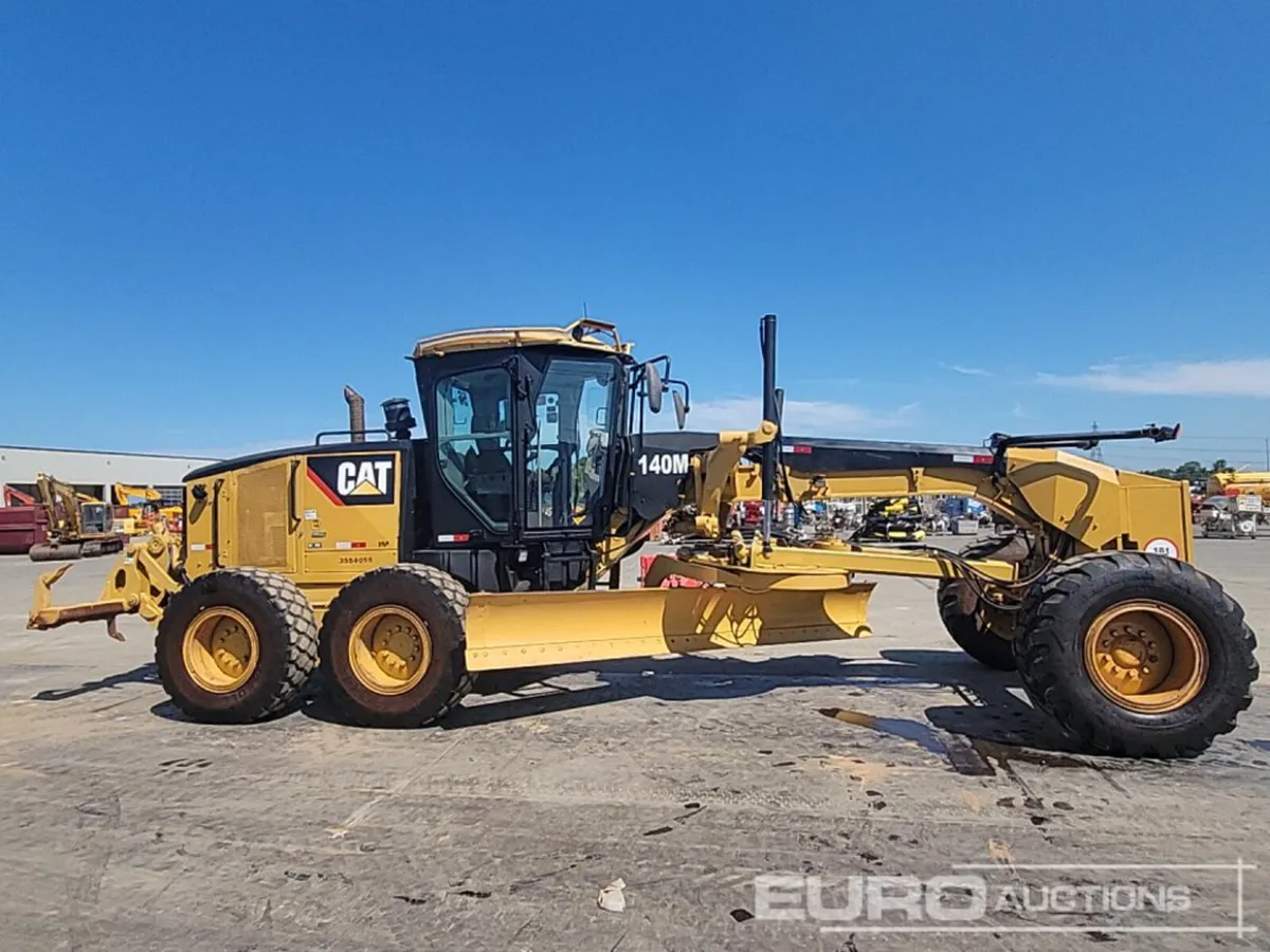 2012 CAT 140M - Image 2