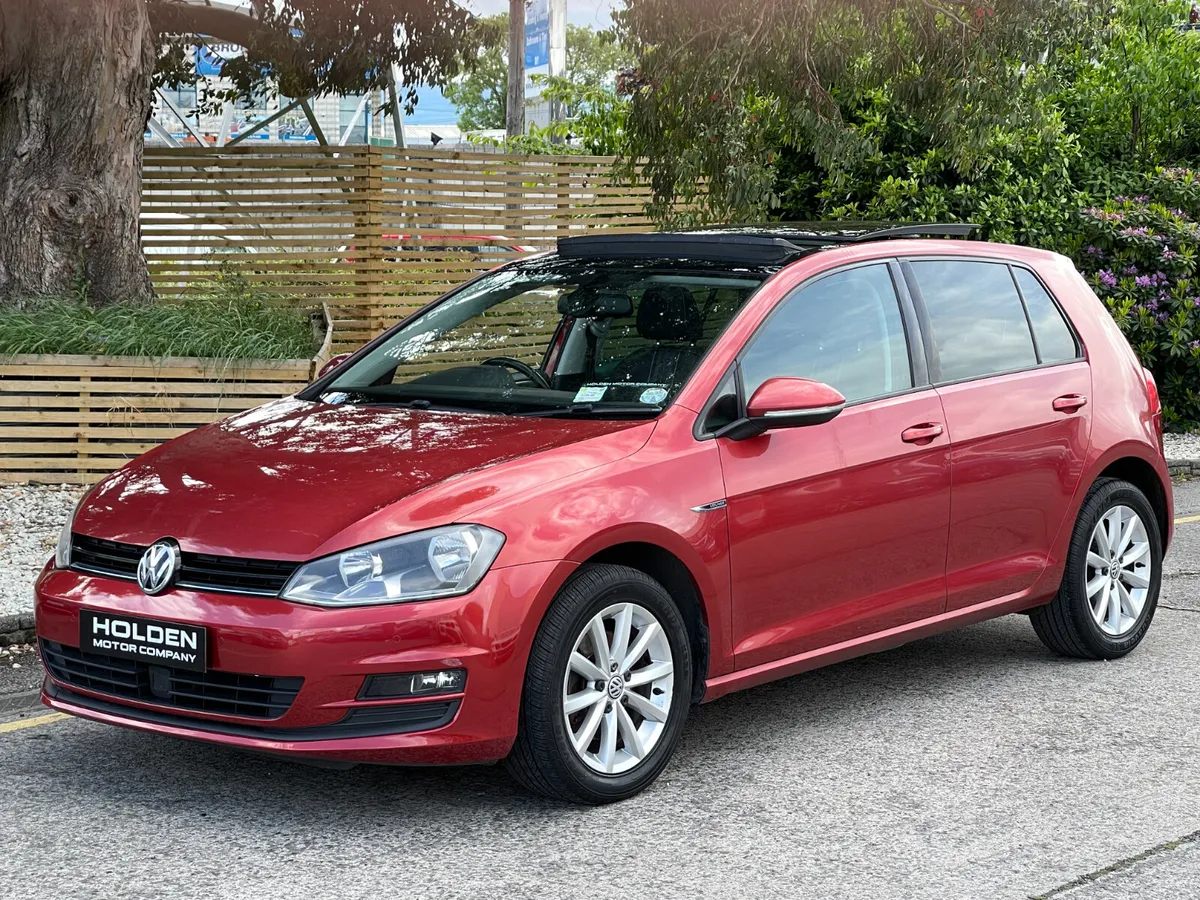 2016 Volkswagen Golf**Lounge Edition**Pan Roof** - Image 3
