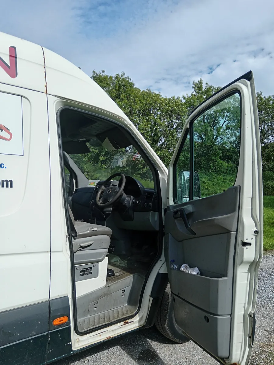 Volkswagen Crafter VAN!! ONLY 140,000 Miles - Image 4