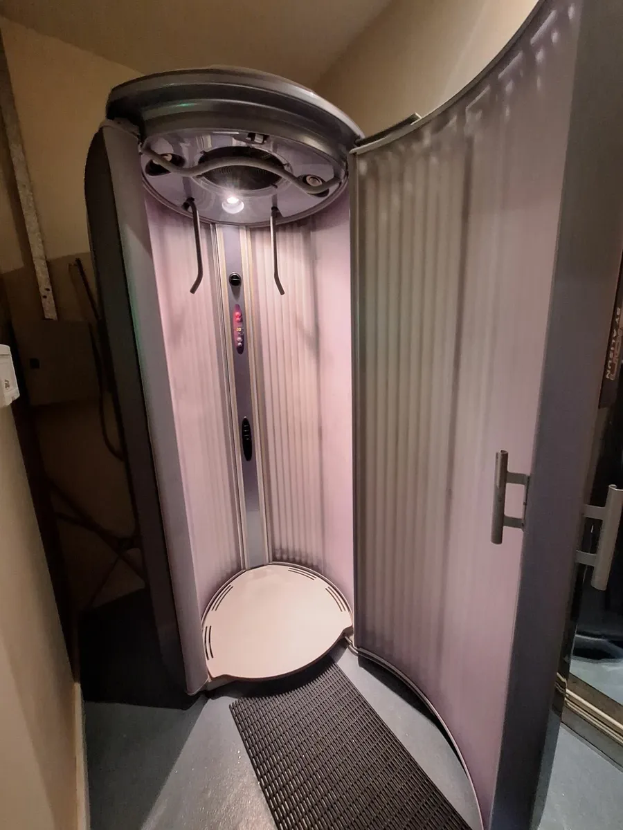 Alisun V200XXL Vertical Sunbed - Image 1