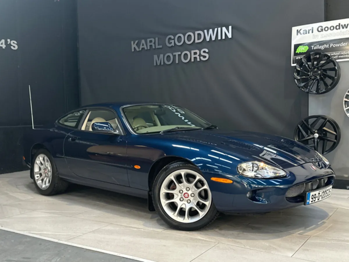 4.0 V8 SUPERCHARGED COUPE - Image 1