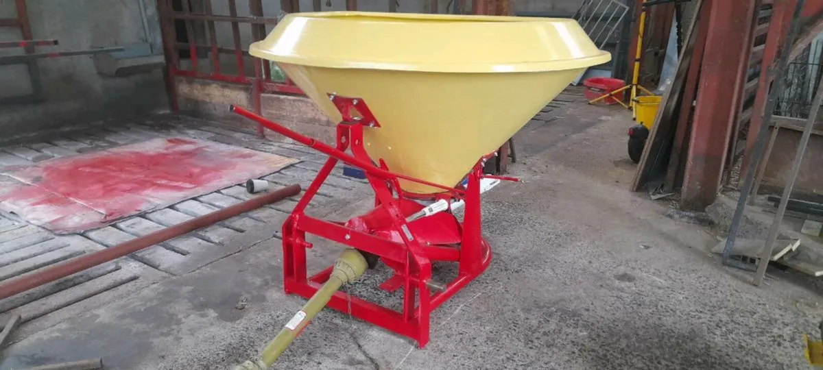Vicon fertiliser sower - Image 1