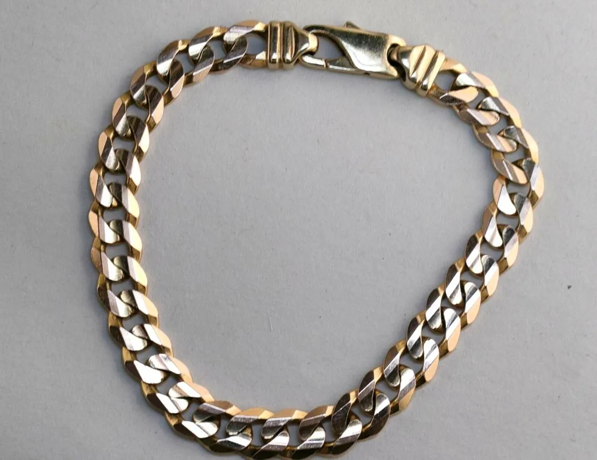 9ct Gold Curb Bracelet - Image 1