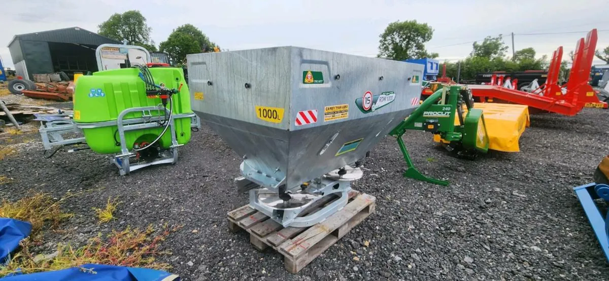 Fertilizer spreaders - Image 1