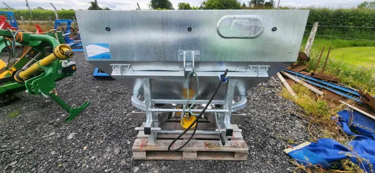 Fertilizer spreaders - Image 3