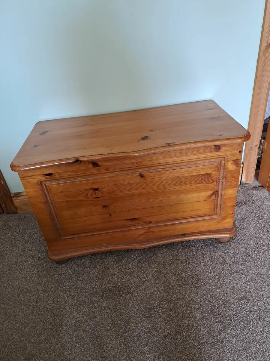 Vintage Pine bedroom set - Image 3