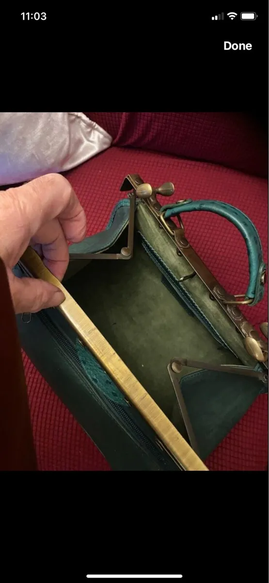 Doctor’s Style Leather Handbag - Image 4