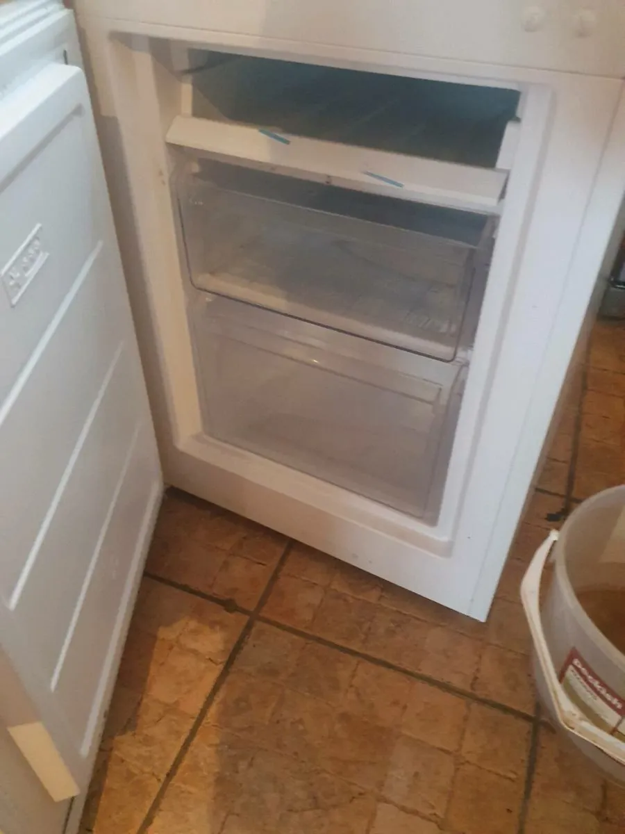 Fridge freezer - Image 2
