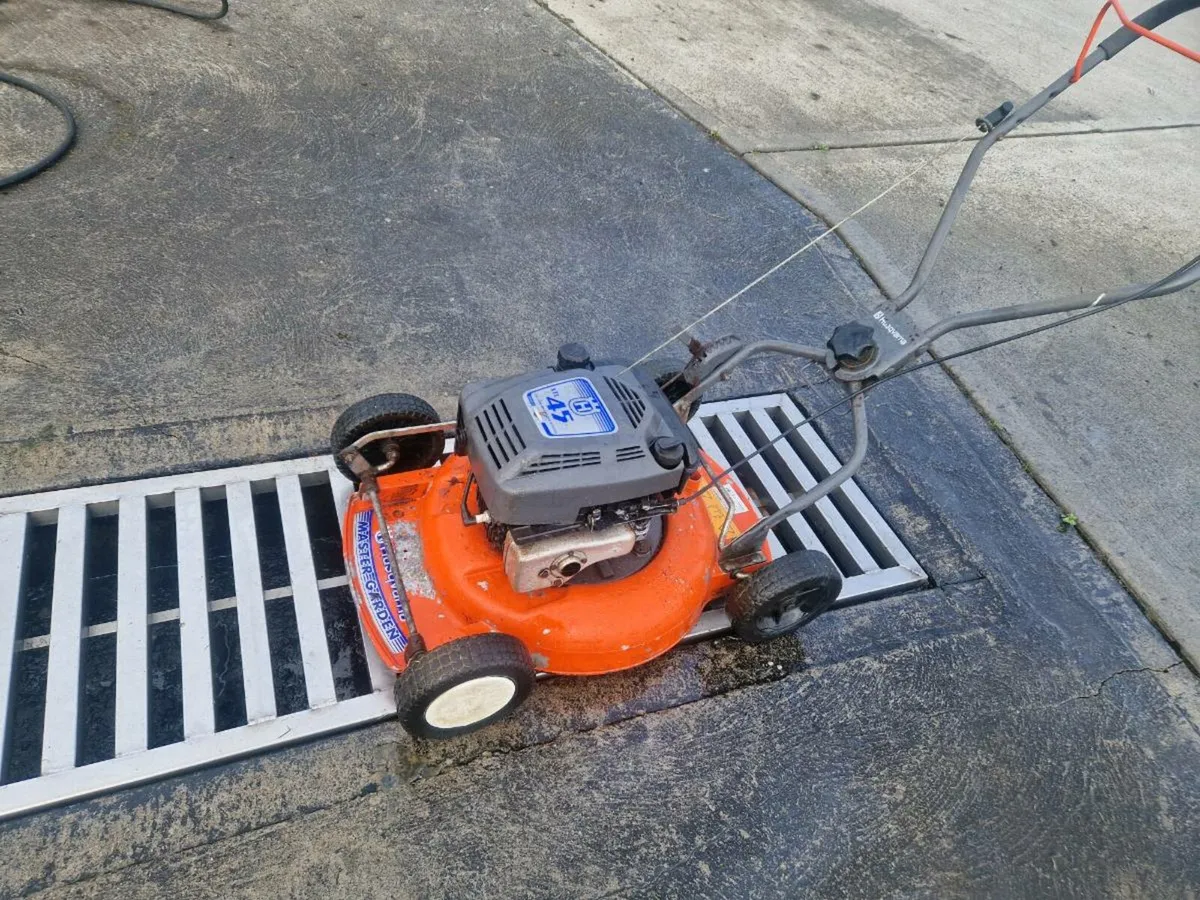 Husquvana lawnmower for sale - Image 2