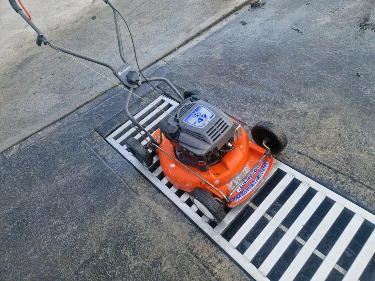 Husquvana lawnmower for sale - Image 1