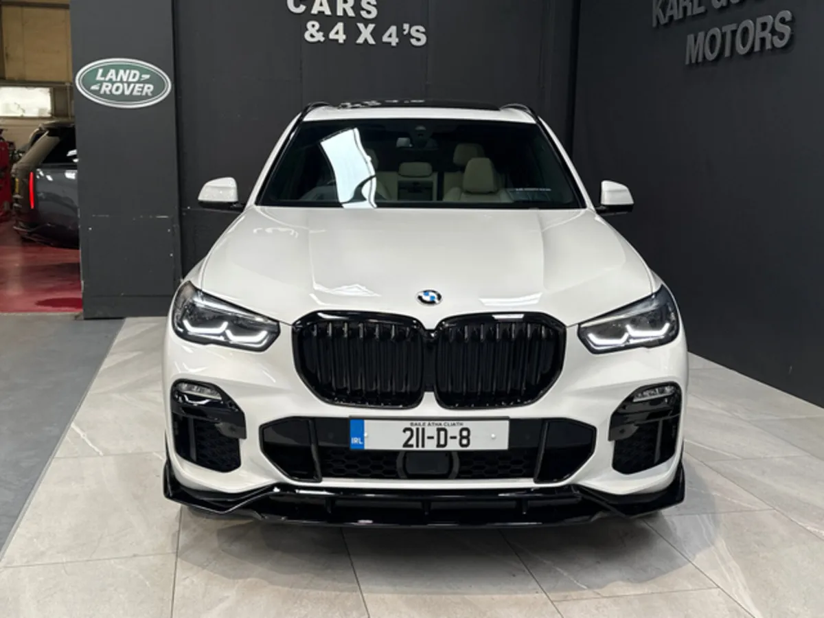 XDRIVE 45E M-SPORT PRO LOW MILEAGE - Image 3