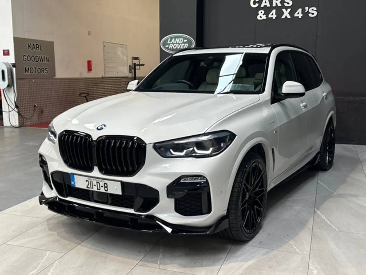 XDRIVE 45E M-SPORT PRO LOW MILEAGE - Image 4