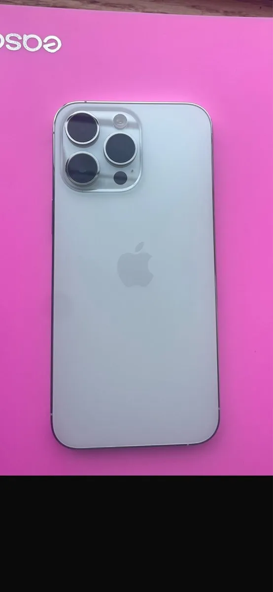 IPhone - Image 2
