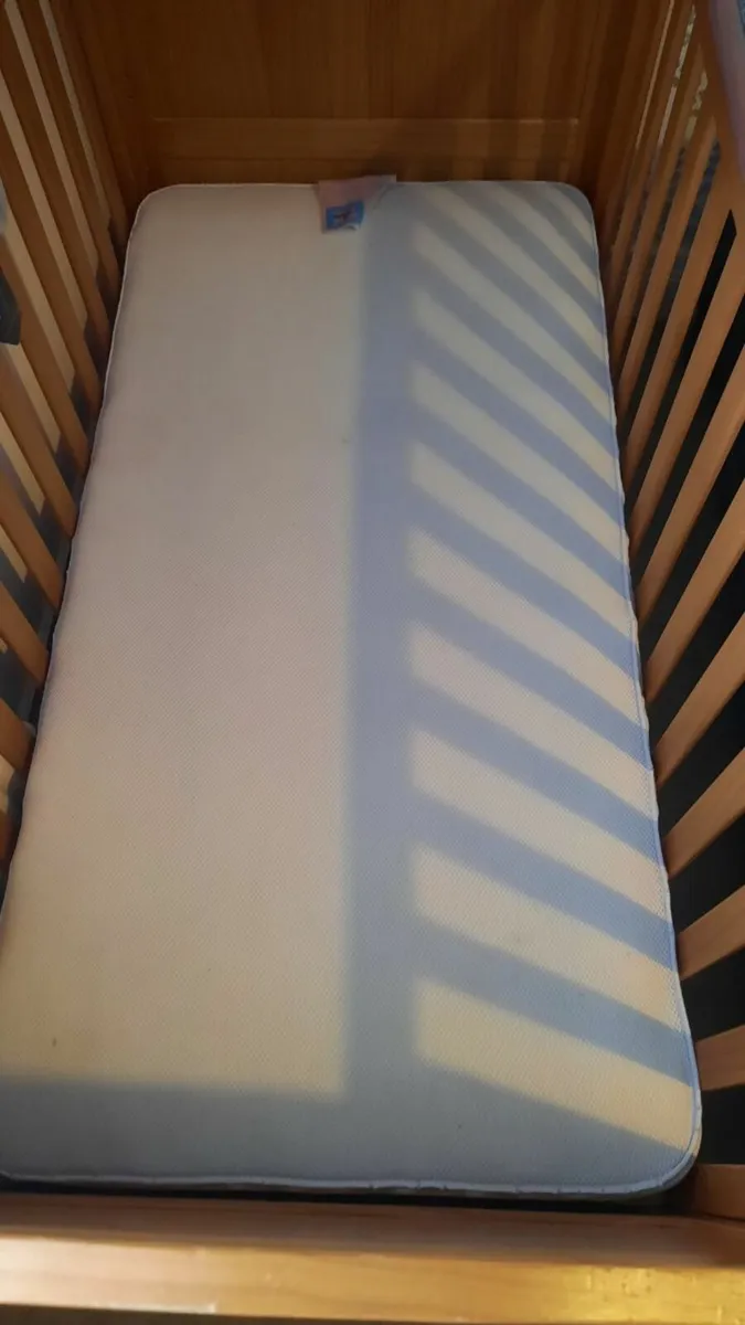 Baby cot - Image 2