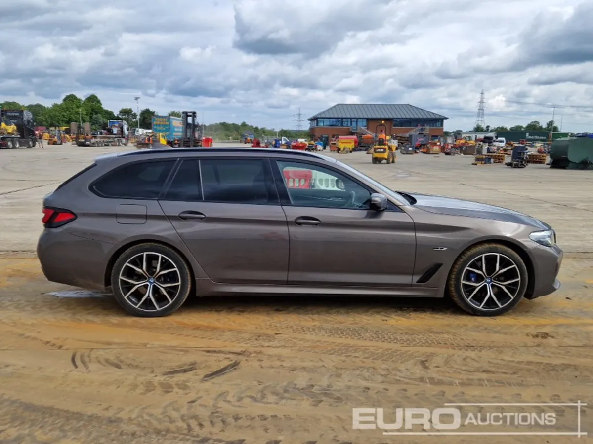 BMW 5-Series 2021 - Image 2