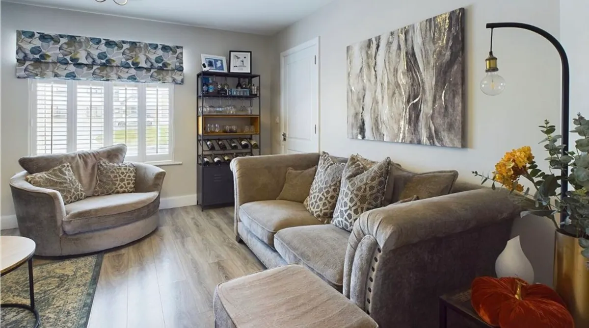 Couch and swivel chair - Image 1