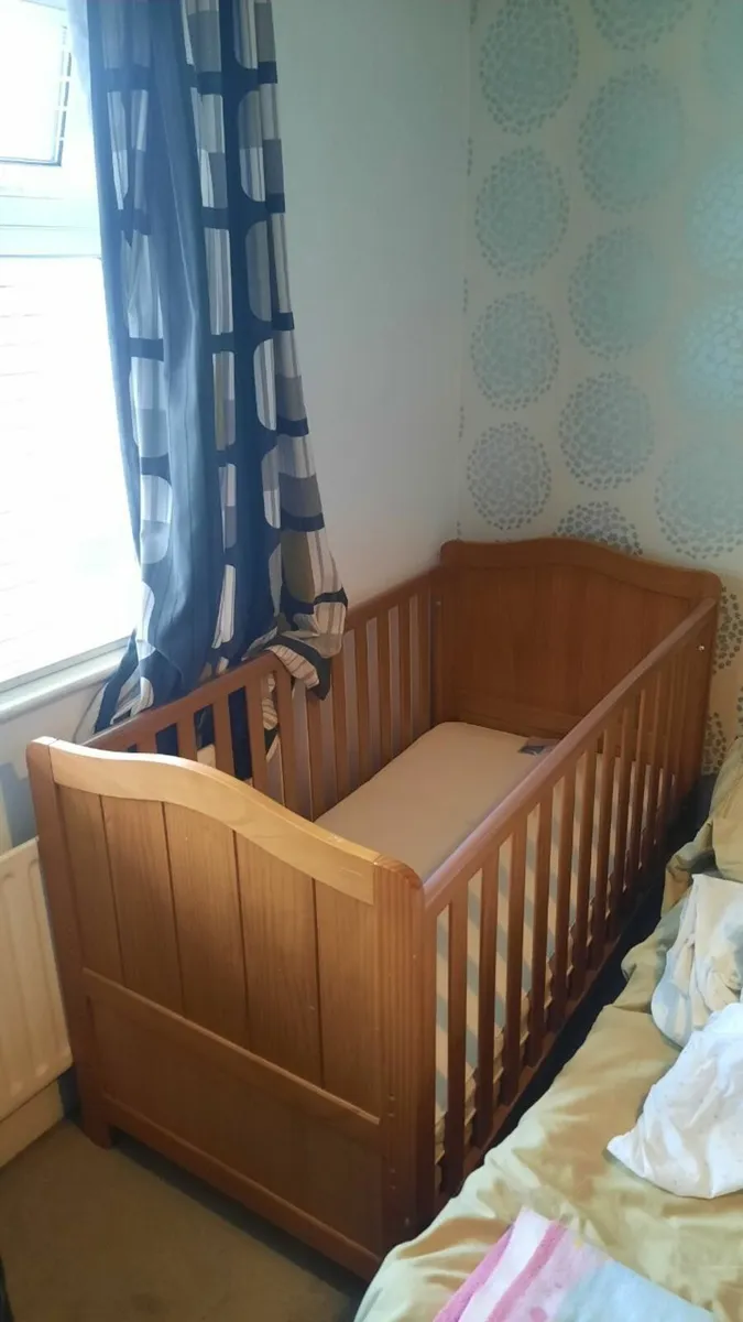 Baby cot - Image 4