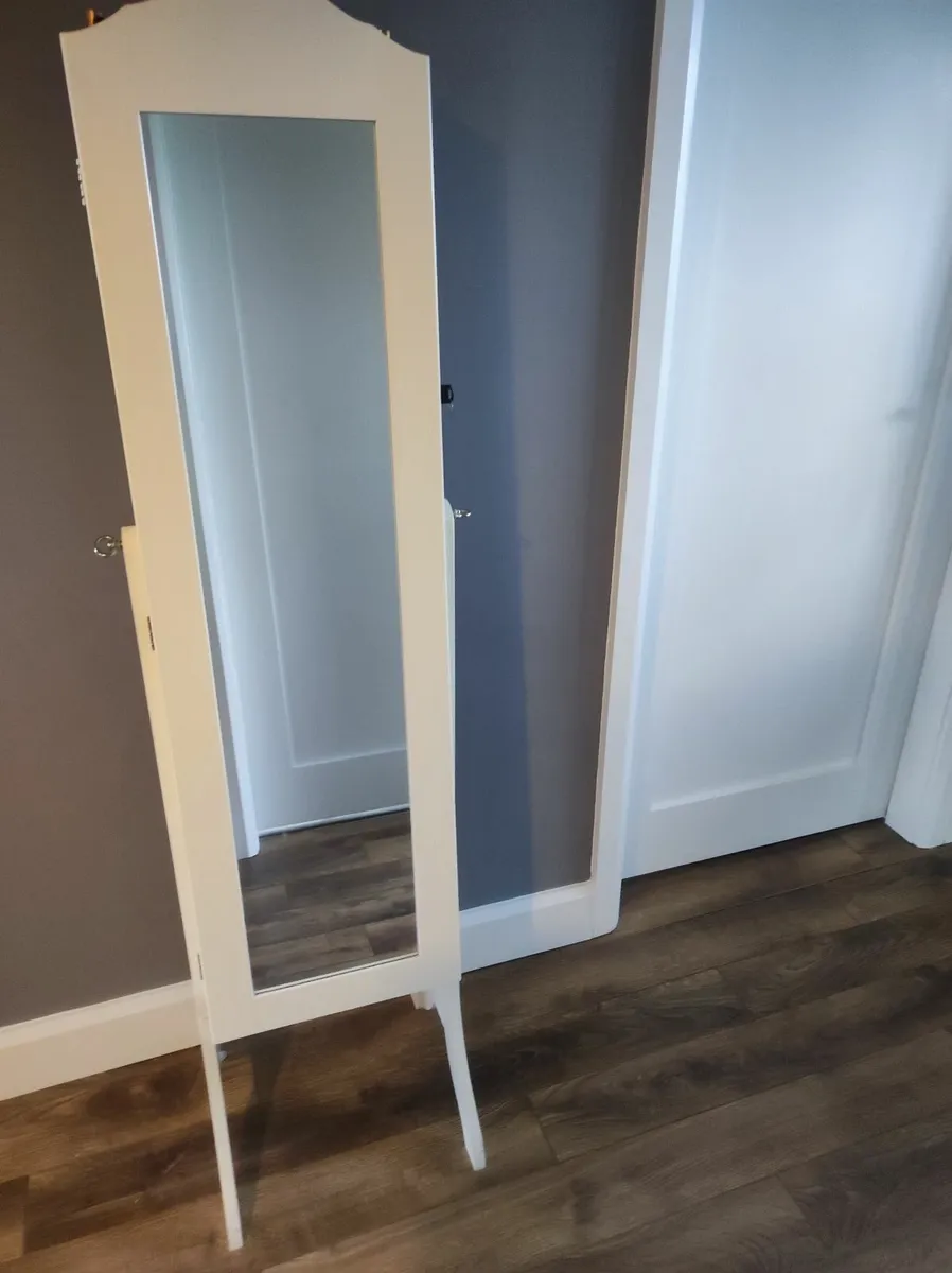 Freestanding Mirror with Jewellery Storage - Image 3