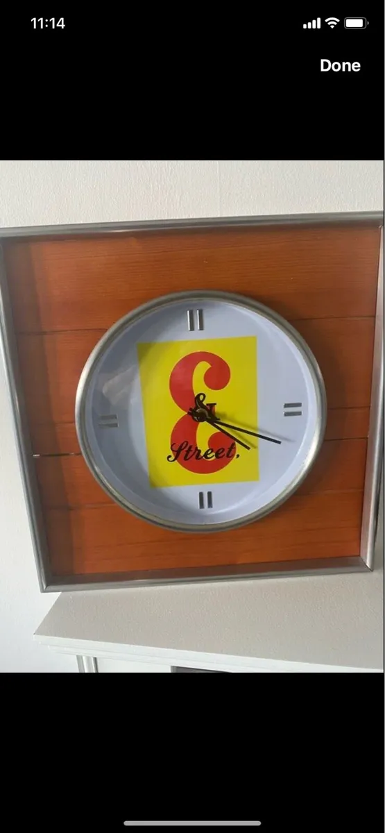 J & B Bar Clock - Image 1