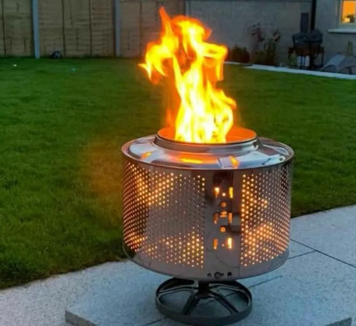 Outdoor garden fire pit/bbq - Image 1