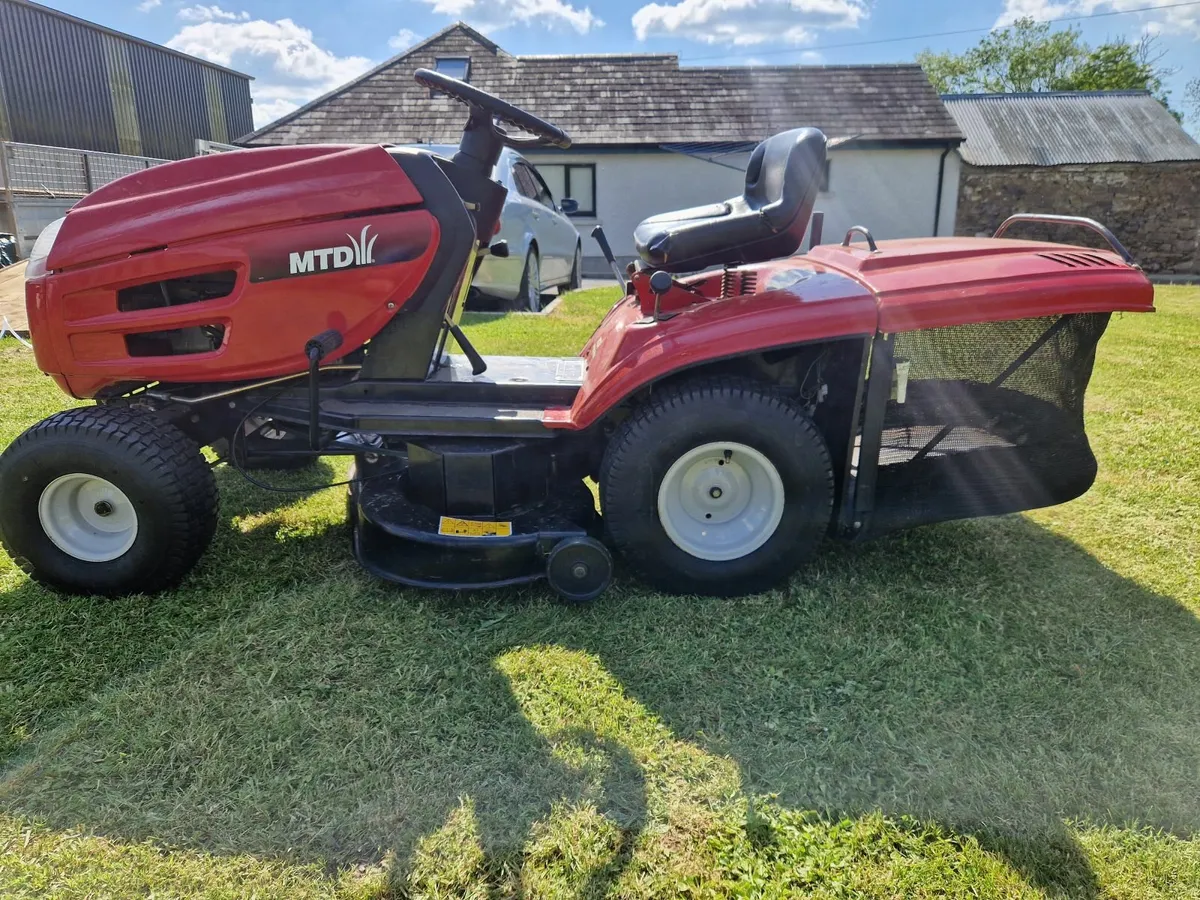 Ride on lawnmower - Image 3