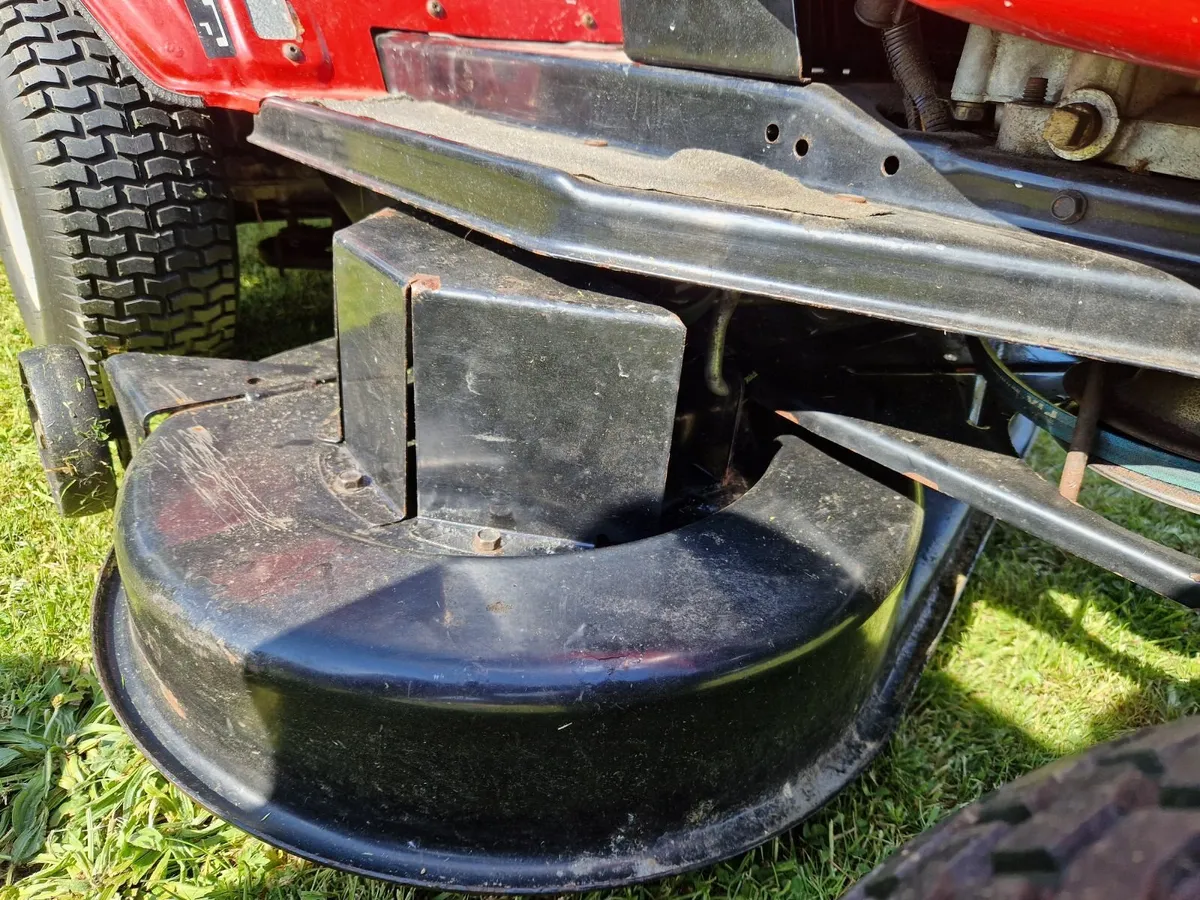Ride on lawnmower - Image 4
