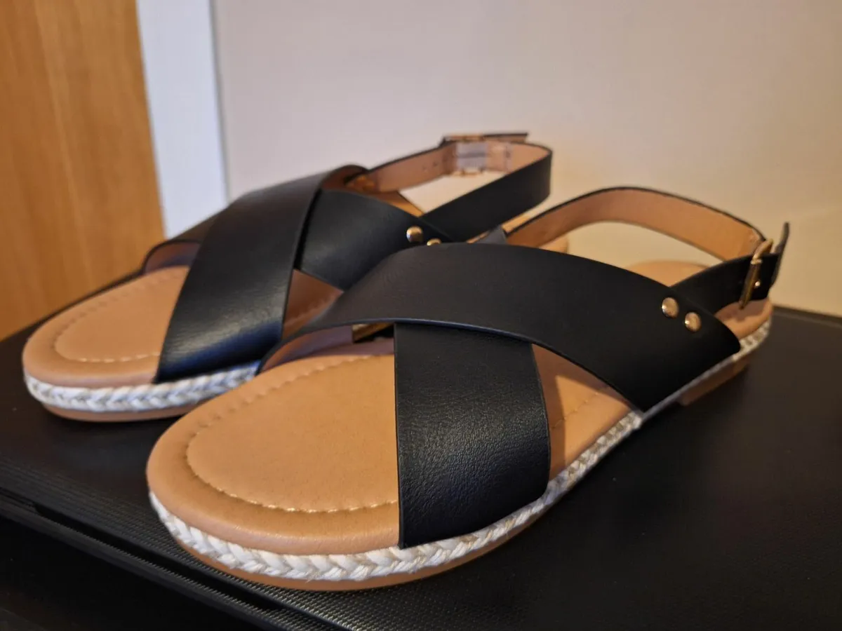 NEW Brave Soul sandals size 6 - Image 1