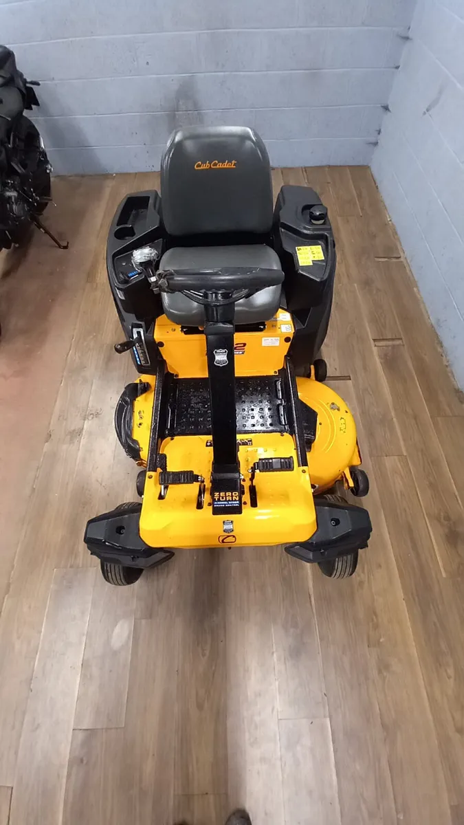 Cub Cadet ZX2 Zero Turn Mower - Image 4