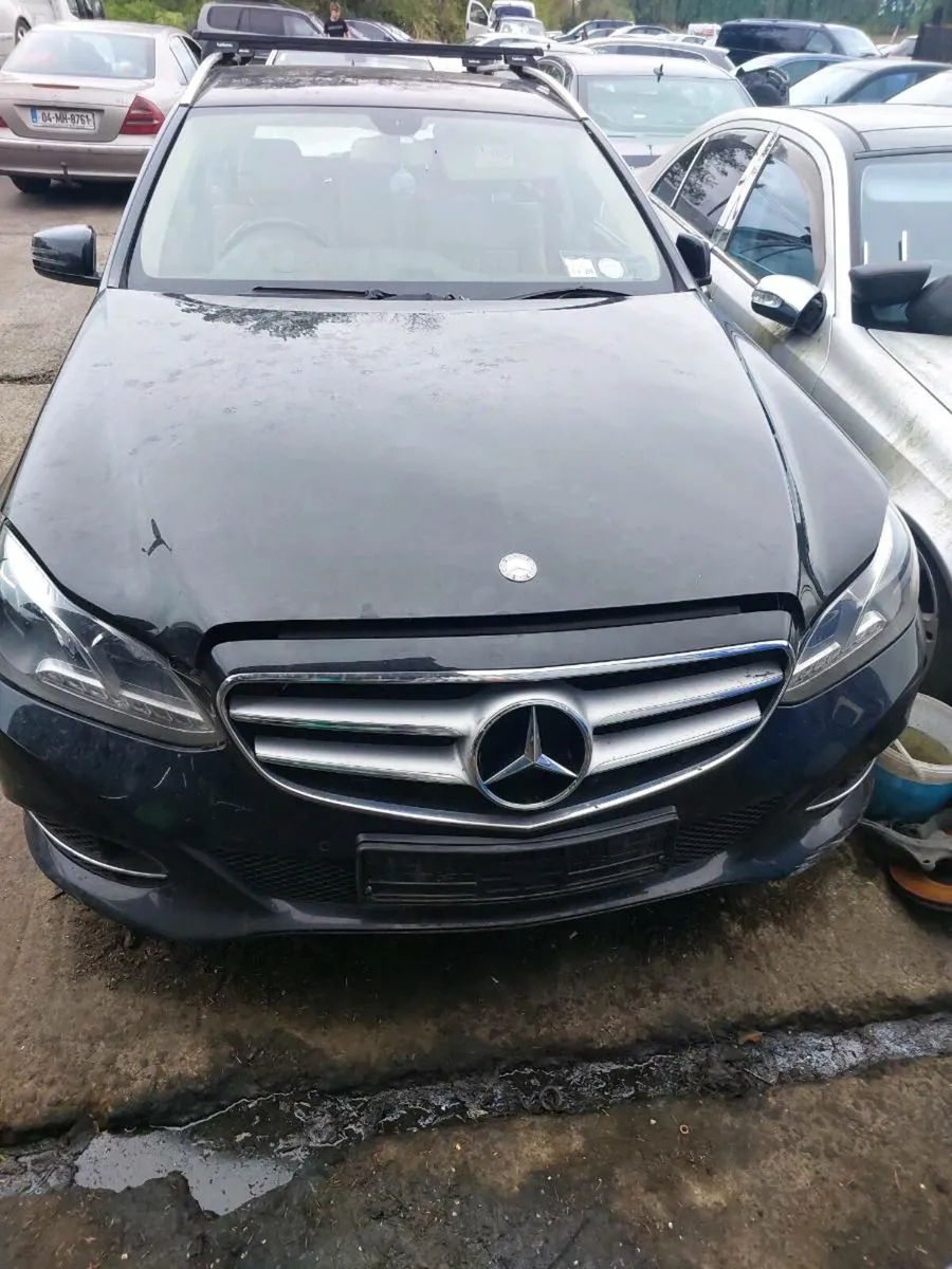 Mercedes E220 - Image 2