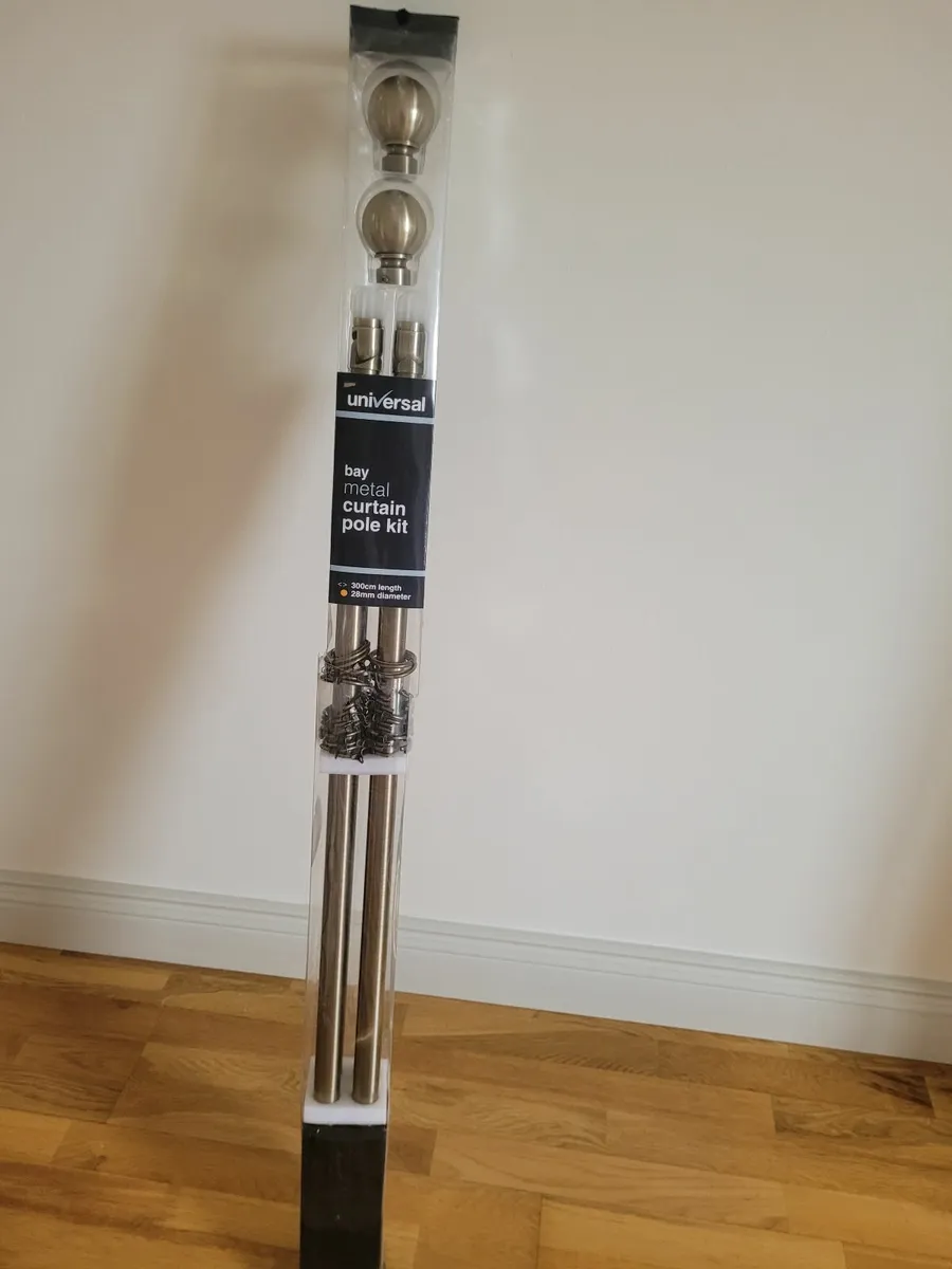 Curtain pole - Image 1