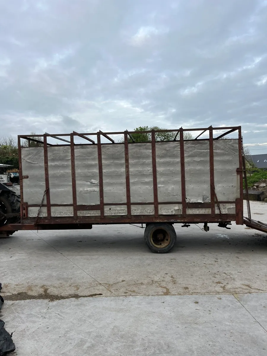 16ft bale trailer /cattle trailer - Image 1