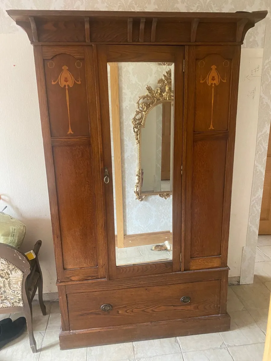 Vintage wardrobe - Image 2