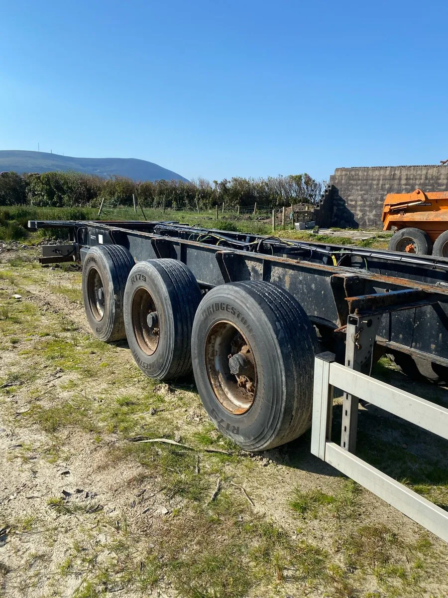 Trailer axels - Image 1