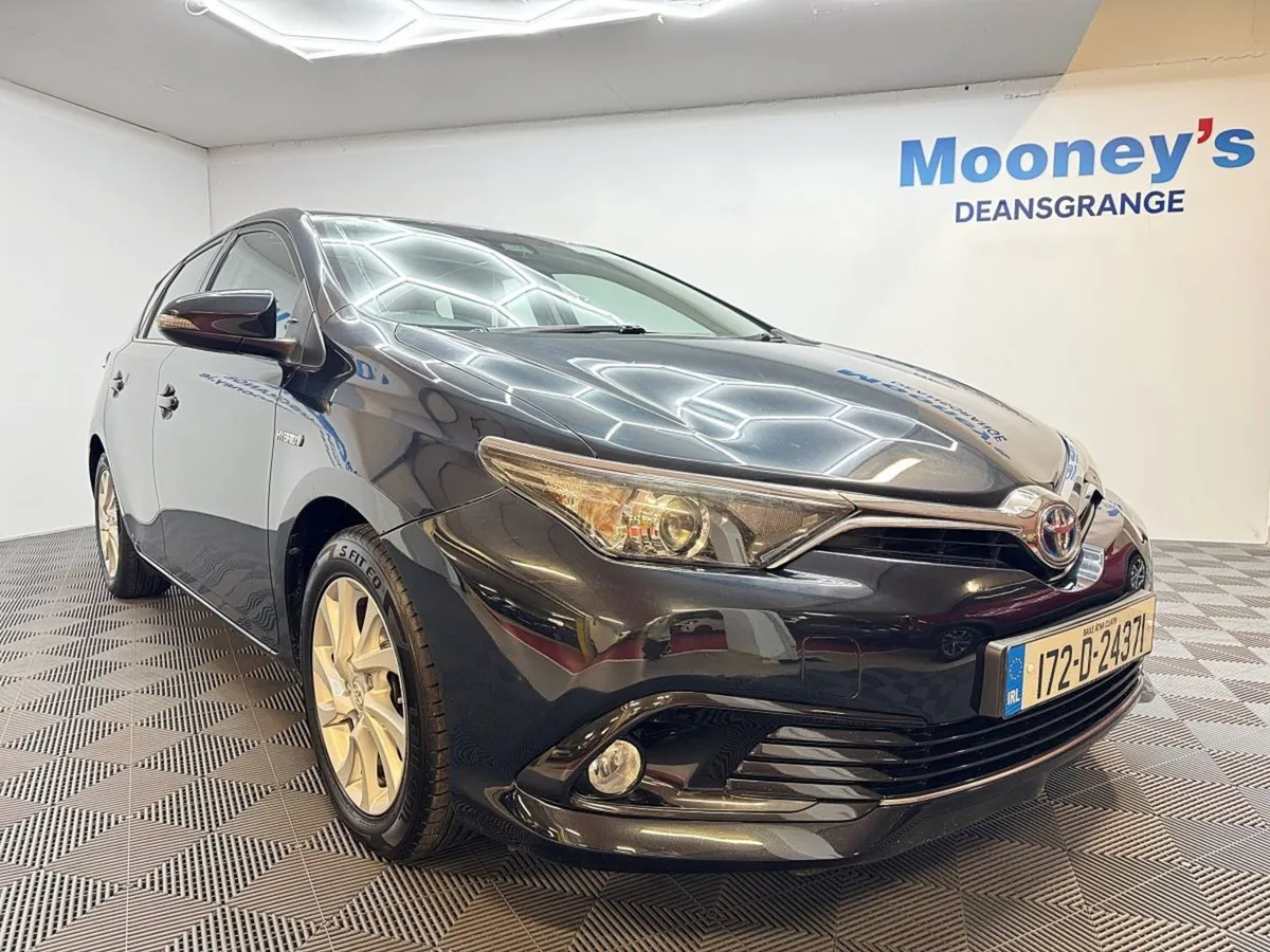 Toyota Auris Hybrid Luna  Heated Seats  Reverse C - Image 1