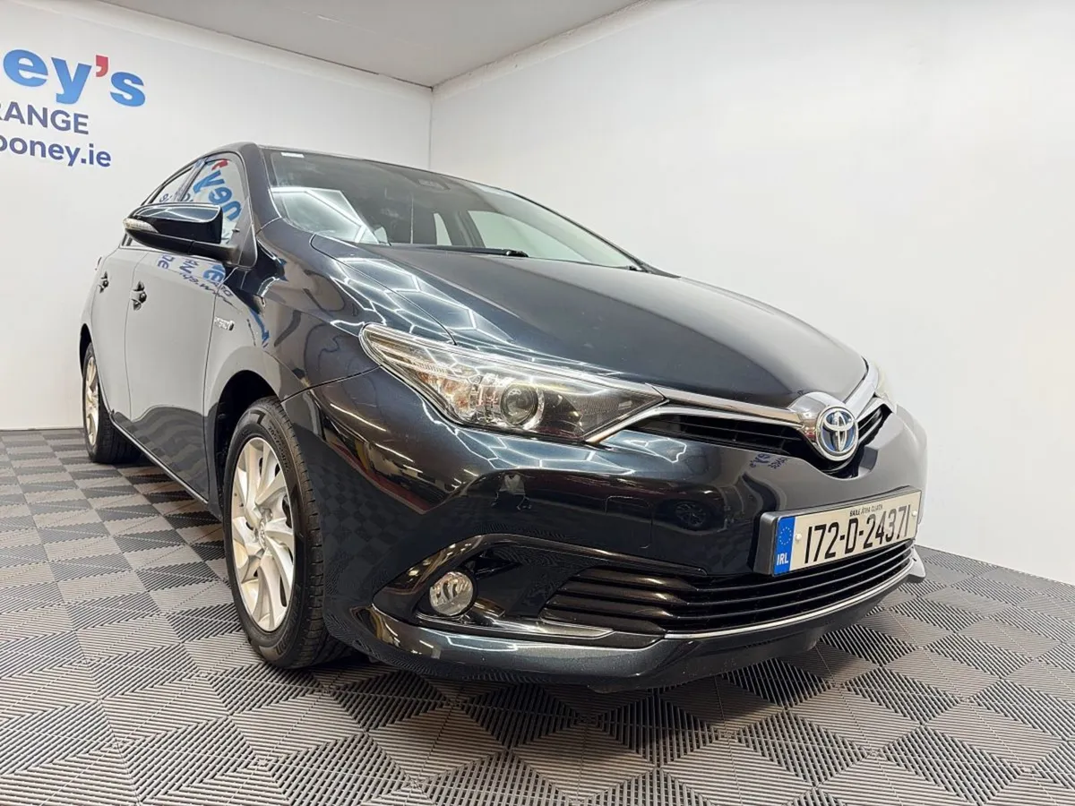 Toyota Auris Hybrid Luna  Heated Seats  Reverse C - Image 3