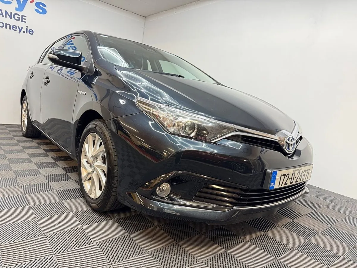 Toyota Auris Hybrid Luna  Heated Seats  Reverse C - Image 4