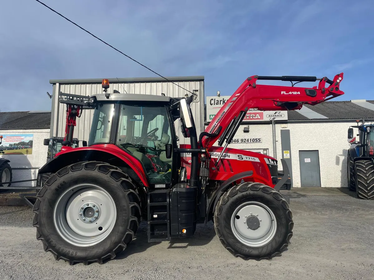 Massey Ferguson 7715 💥 AS NEW!! LOW HOURS 💥 - Image 3