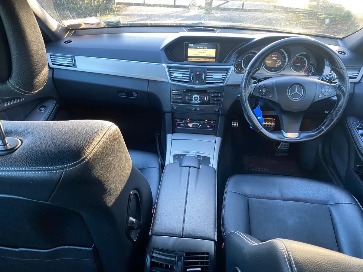 Mercedes-Benz E-Class 2010 - Image 4