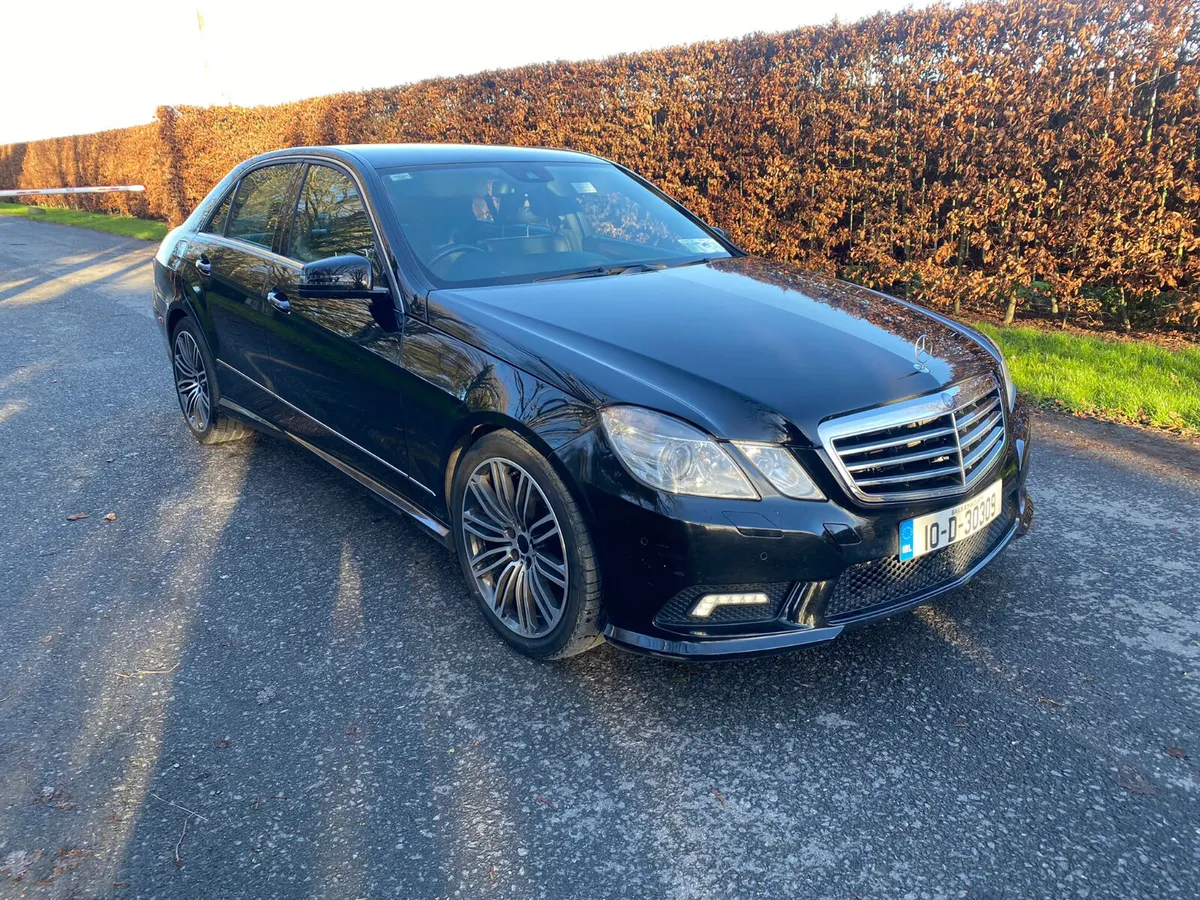 Mercedes-Benz E-Class 2010 - Image 2