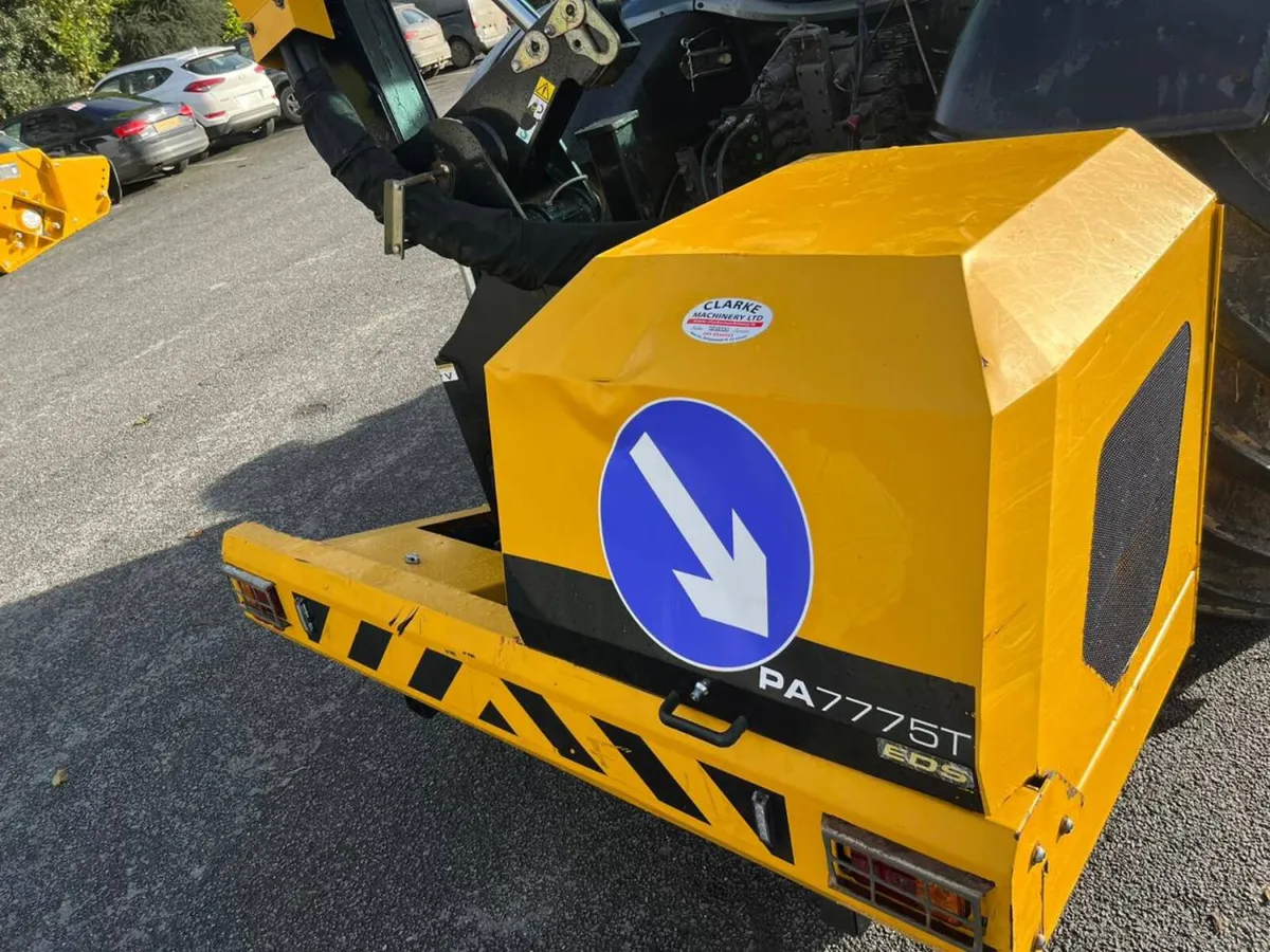 2018 McConnel PA775 Hedgecutter - Image 4