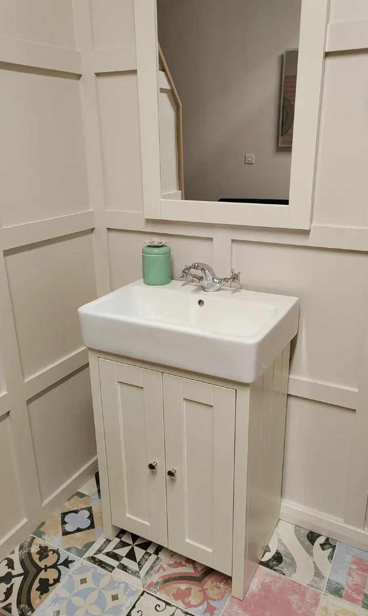Vanity unit & Mirror
