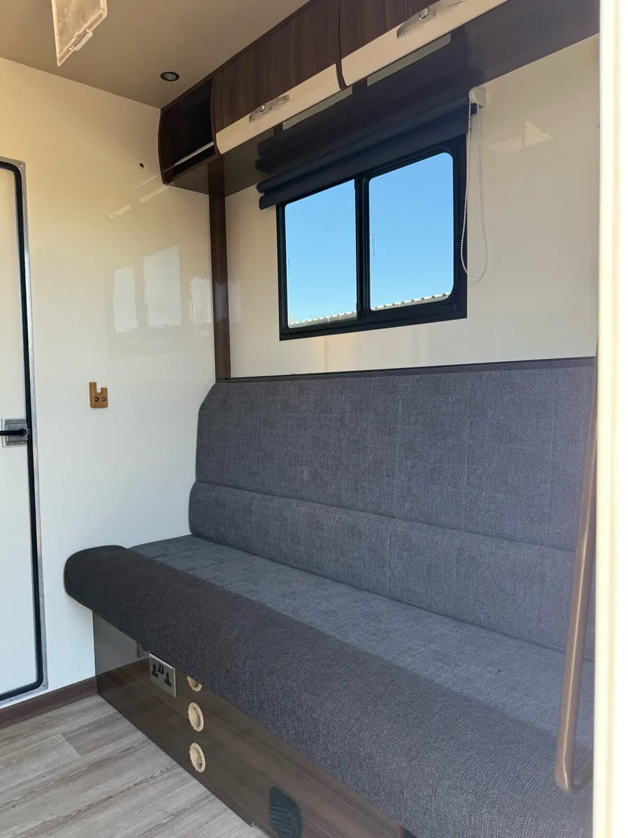 Peugeot Citroen fiat horse box - Image 4