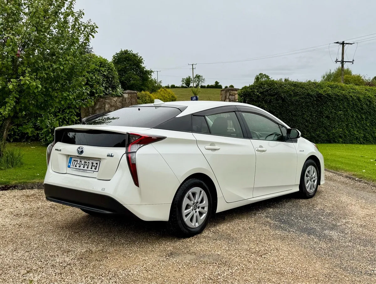 ✅€13995✅ 172 Toyota Prius Hybrid Auto NCT & Tax - Image 2