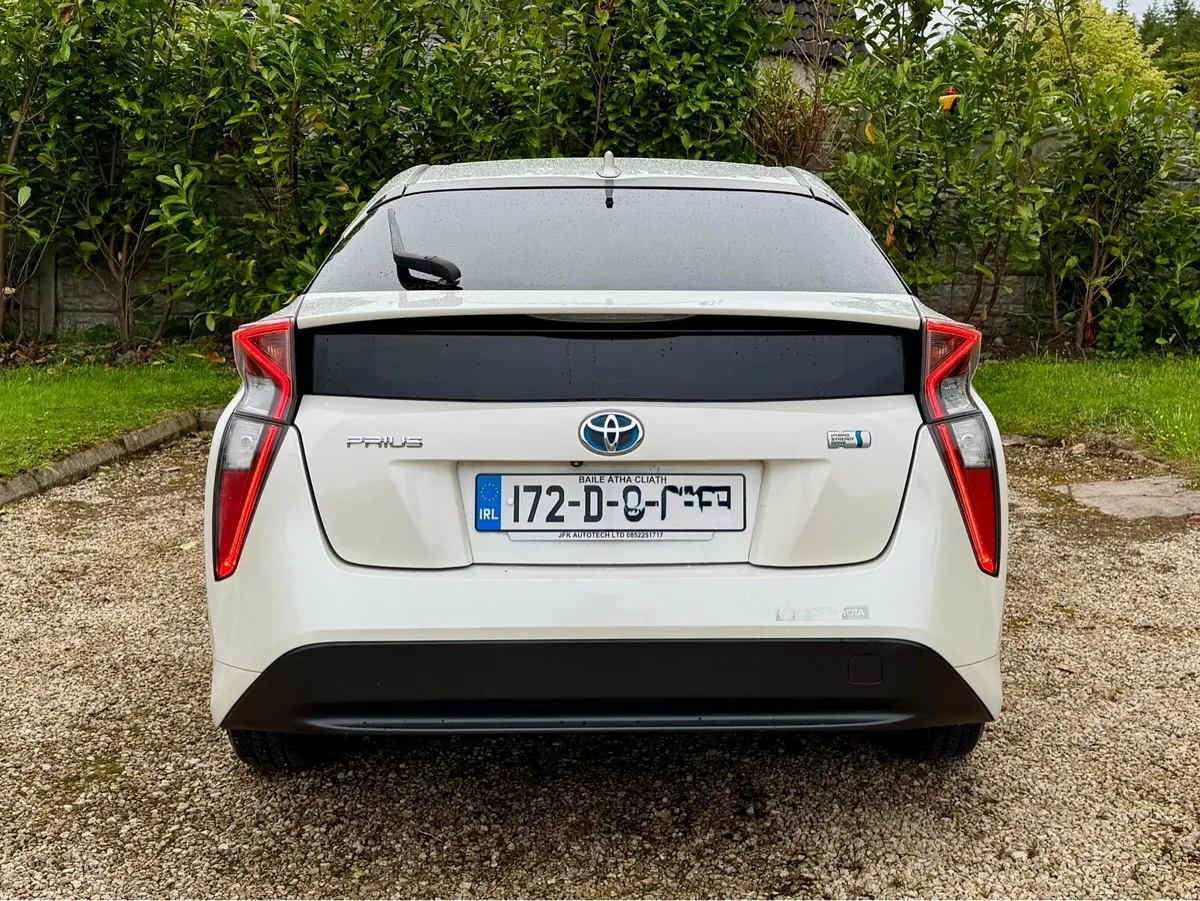 ✅€13995✅ 172 Toyota Prius Hybrid Auto NCT & Tax - Image 4