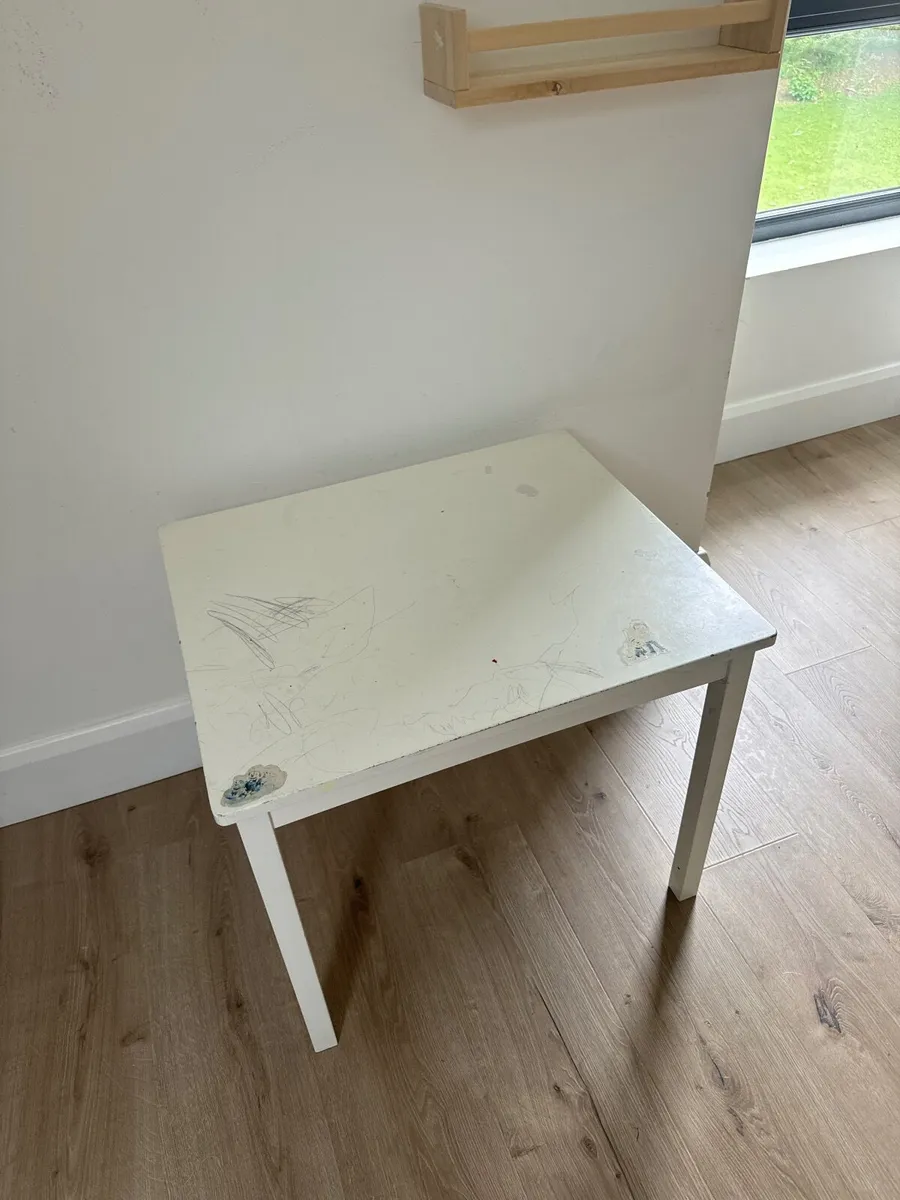 Free Kids table - Image 2