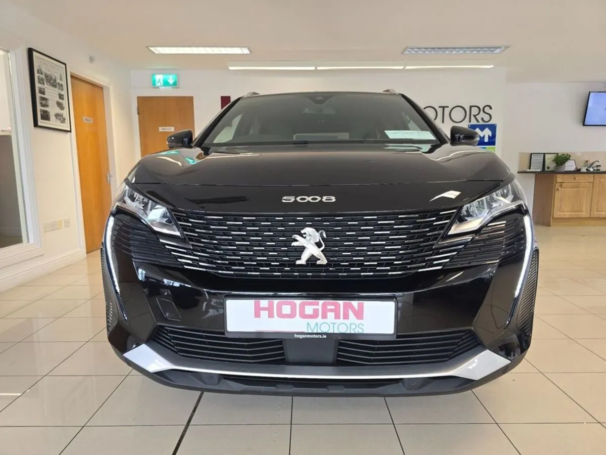 Peugeot 5008 Allure Premium Plus 7 Seats Hybrid A - Image 2