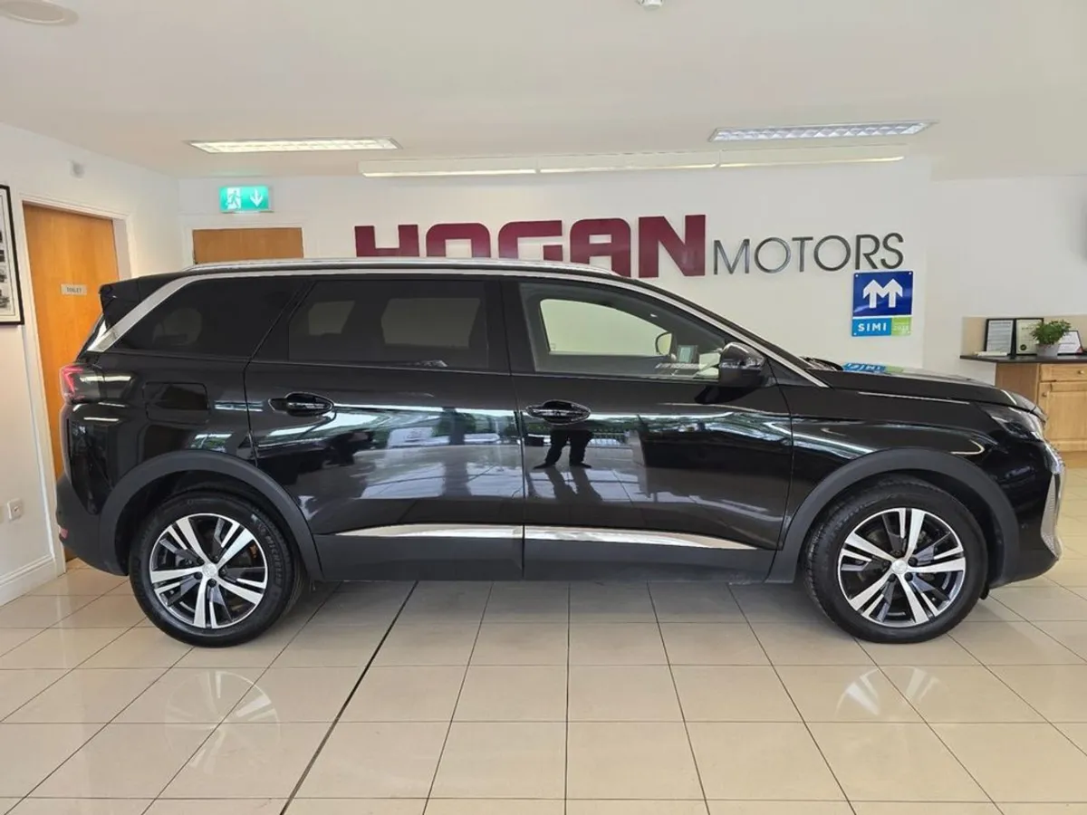 Peugeot 5008 Allure Premium Plus 7 Seats Hybrid A - Image 3