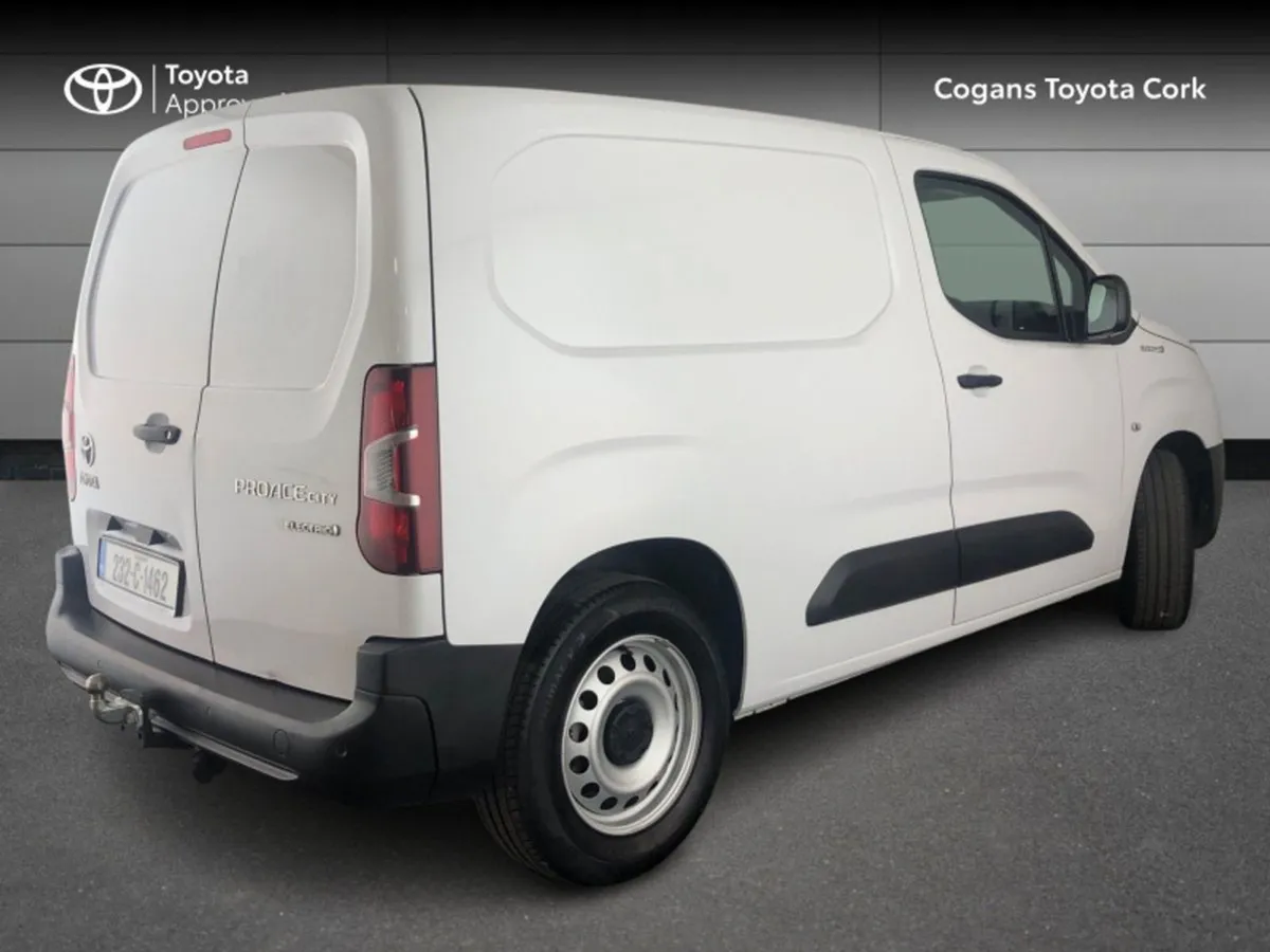 Toyota Proace Elegance EV GX SWB 3DR Auto - Image 2