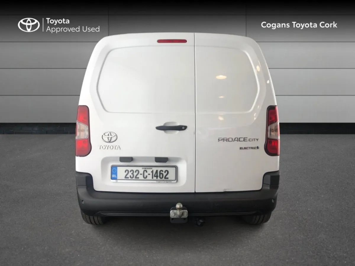 Toyota Proace Elegance EV GX SWB 3DR Auto - Image 4